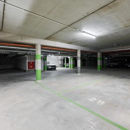 Apartment Wichrowa With Free Garage Wroclaw By Noclegi Renters Kültér fotó