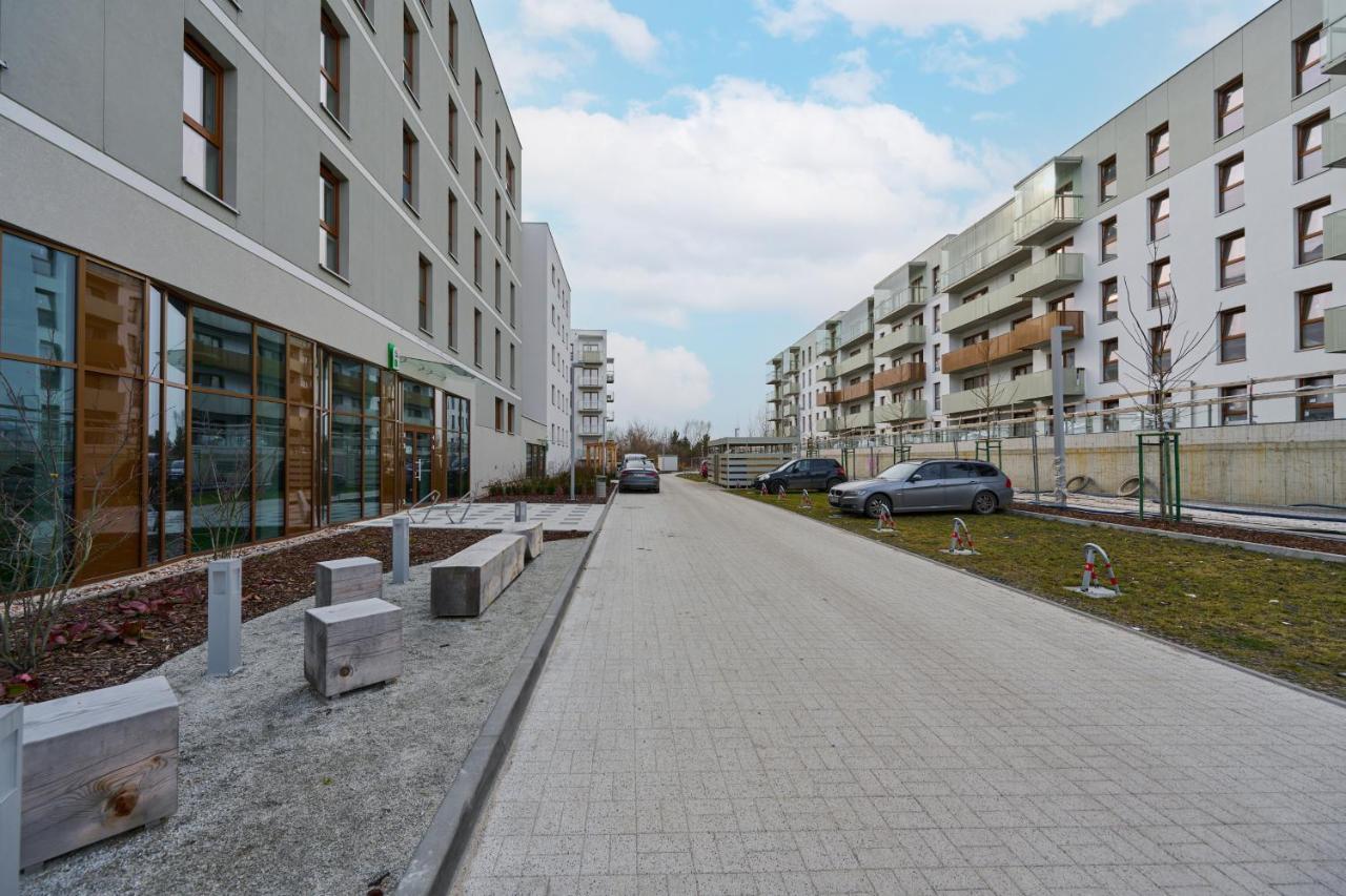 Apartment Wichrowa With Free Garage Wroclaw By Noclegi Renters Kültér fotó