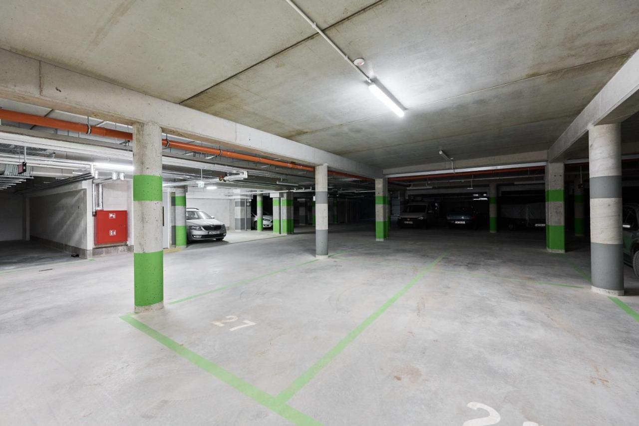 Apartment Wichrowa With Free Garage Wroclaw By Noclegi Renters Kültér fotó
