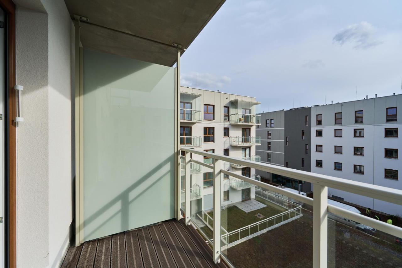 Apartment Wichrowa With Free Garage Wroclaw By Noclegi Renters Kültér fotó