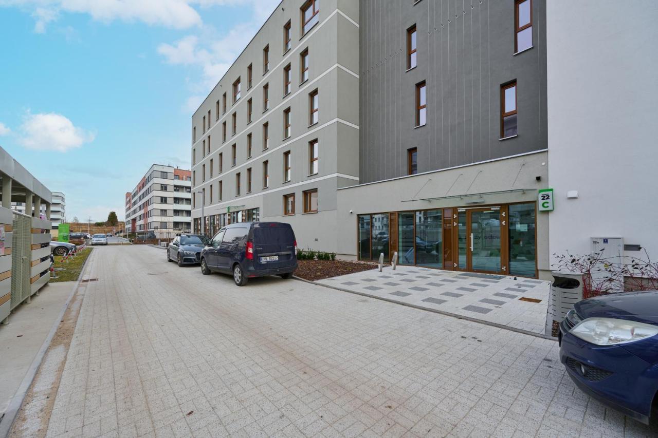 Apartment Wichrowa With Free Garage Wroclaw By Noclegi Renters Kültér fotó